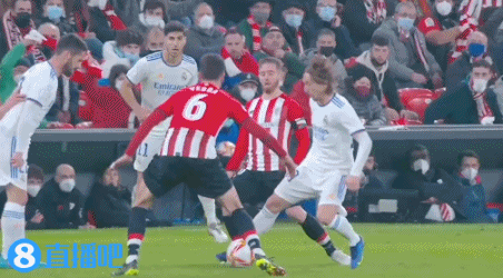 早报 ｜ 法兰克福3比3多特蒙德