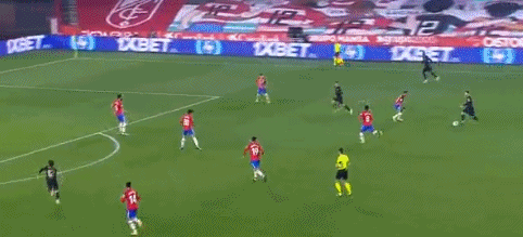 罗体：在本周中的欧冠赛事中，坎比亚索疑似质疑了莫塔的换人