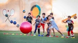 赵睿助攻 周琦跟进上篮打成2+1